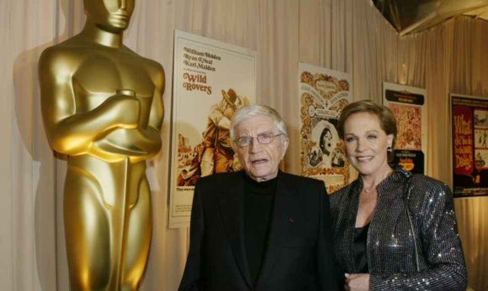 Blake'as Edwardsas su žmona Julie Andrews per „Oskarų“ ceremoniją 2004-aisiais