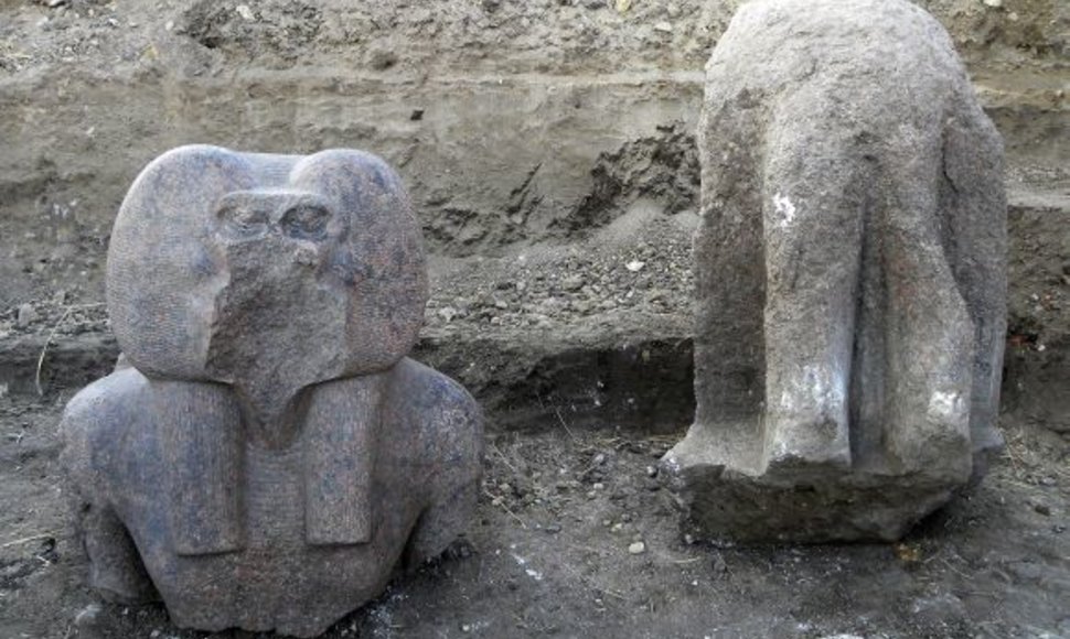 Archeologai aptiko dievo Hapio ir faraono Amenhotepo III statulų nuolaužas.