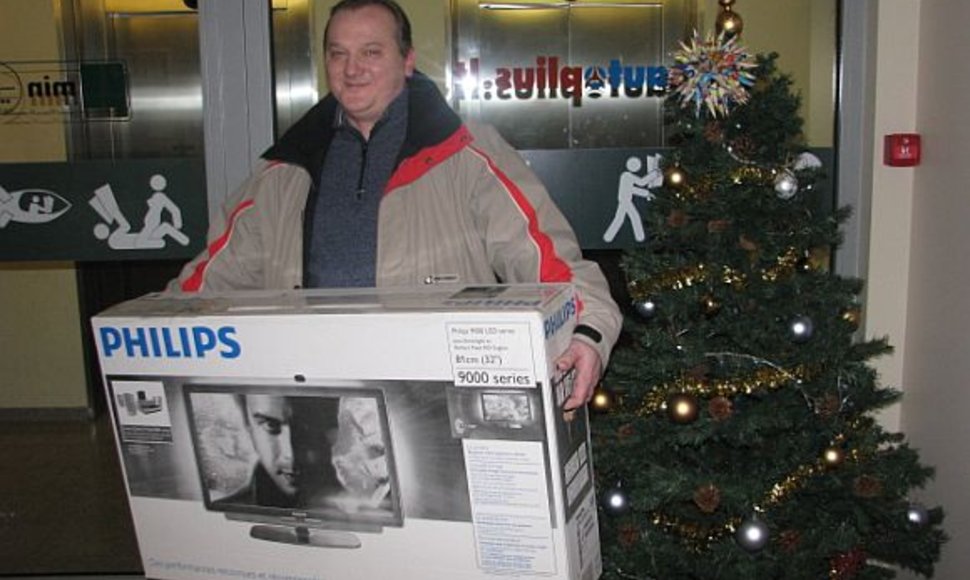 Viktorinos laimėtojas Vilius Urba kalėdines laidas žiūrės per naują televizorių.