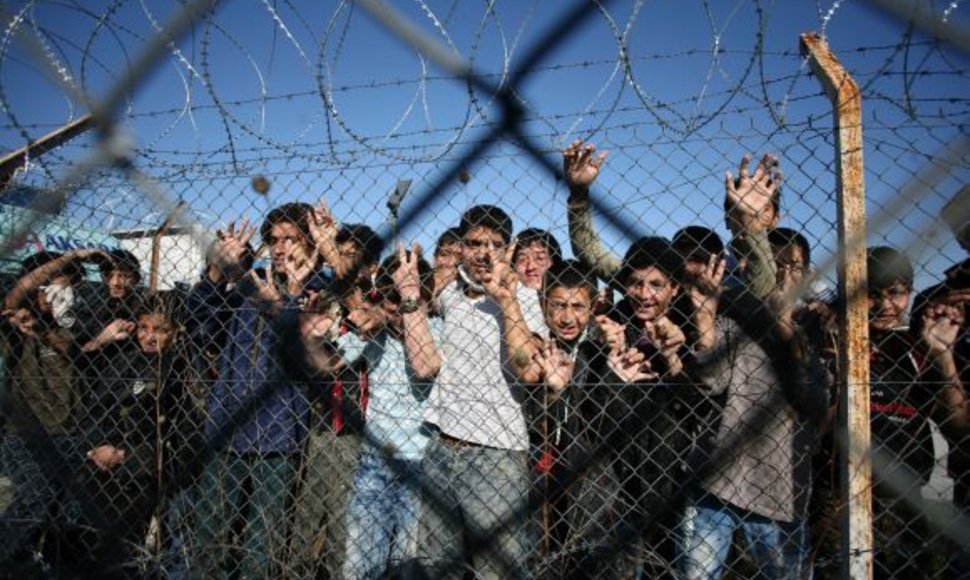 Nelegalūs migrantai iš Turkijos sulaikymo centre Graikijoje