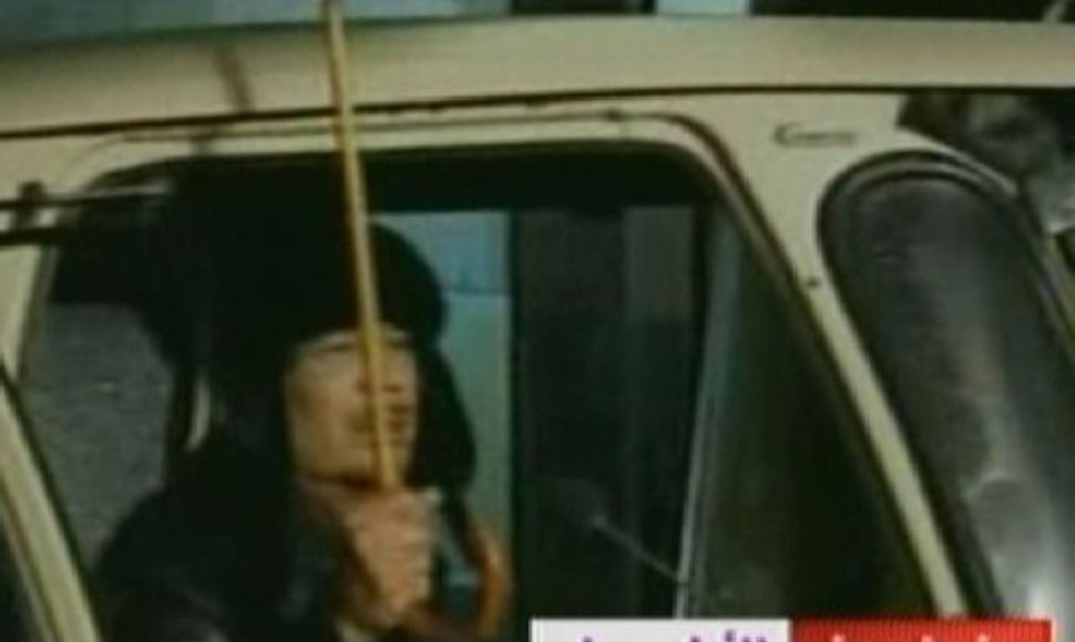 Tokį Muamarą Kadhafi per televiziją pirmadienio vakarą pamatė jo tautiečiai.