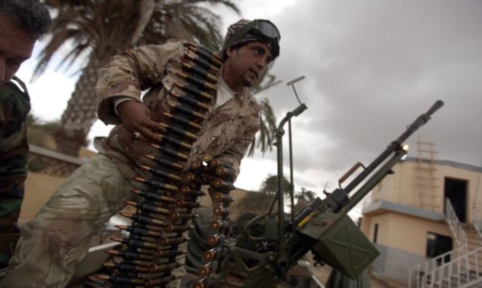 Prie sukilėlių prisijungęs Libijos kariuomenės desantininkas