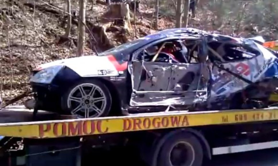 Sylwesterio Olszewskio ir Michaelo Caleko automobilis po tragiškos avarijos