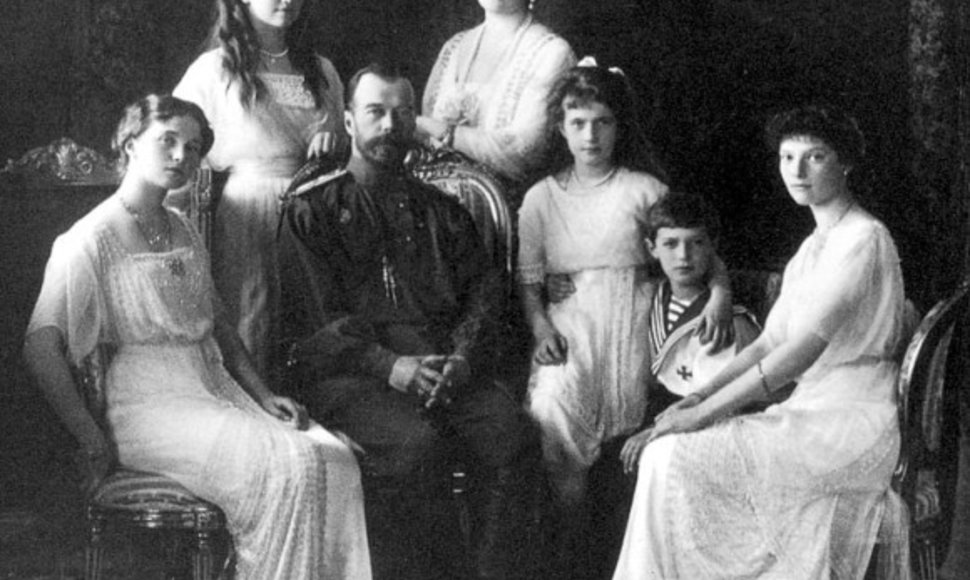 Nikolajus II su šeima