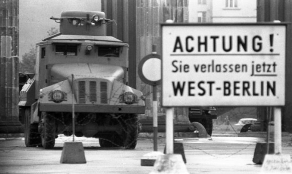 Rytų ir Vakarų Berlyno siena (1961 m.)
