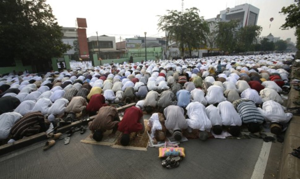 Paaiškėjo, kad Indonezijos musulmonams teks atidėti Ramadano pabaigą.