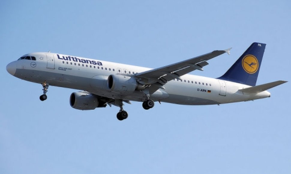 Aviakompanijos „Lufthansa“ laineris „Airbus A-320“