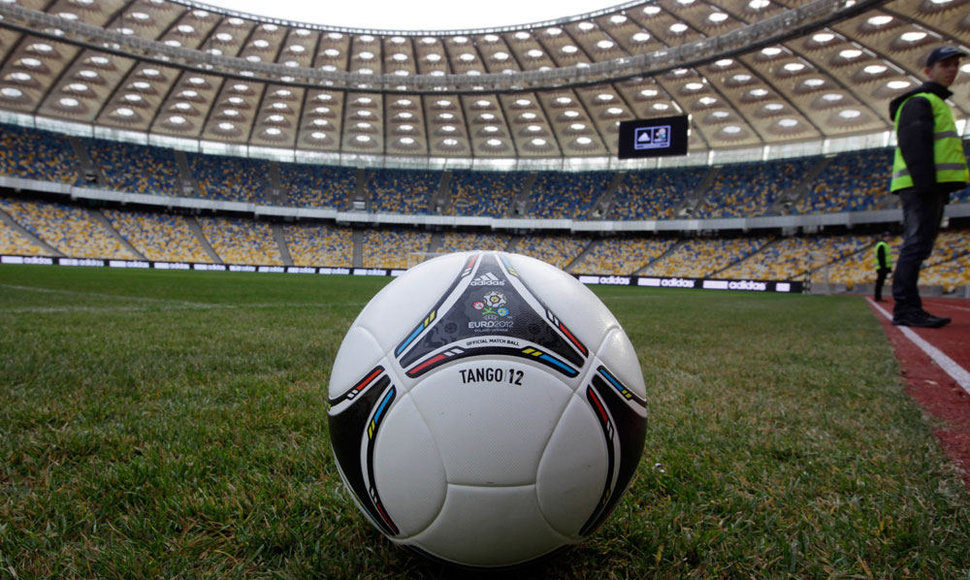 Oficialus Europos futbolo čempionato kamuolys „Tango“