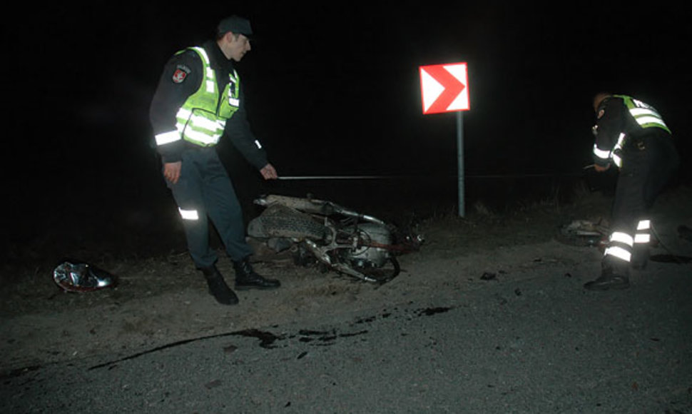 Policija matuoja avarijos vietą