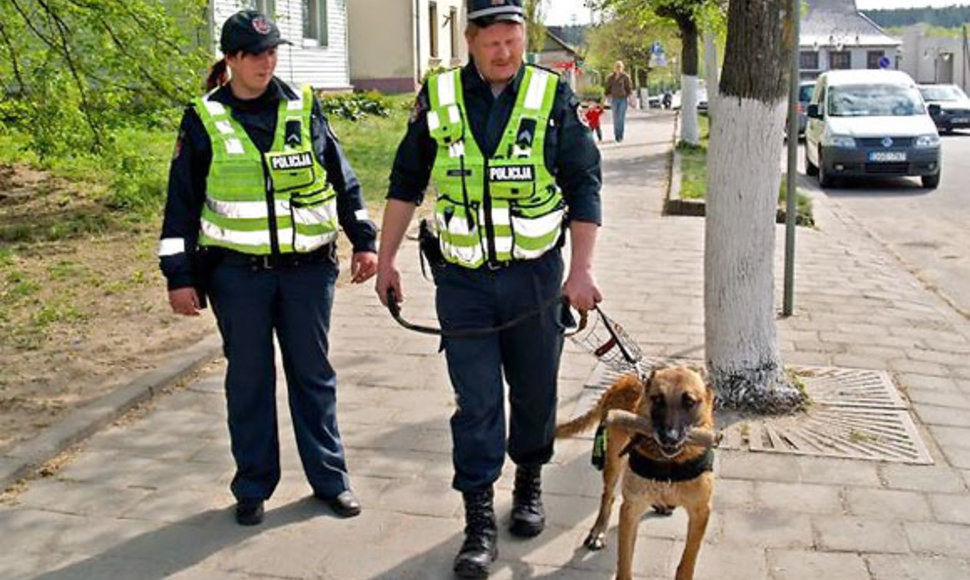 Pėsčias policijos patrulis Nemenčinėje