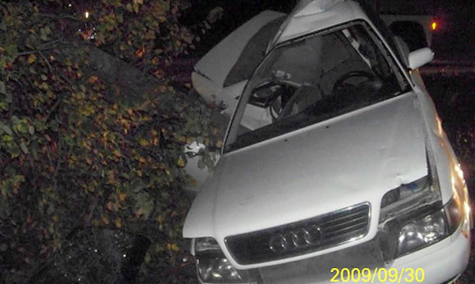 Automobilis „Audi“ po avarijos