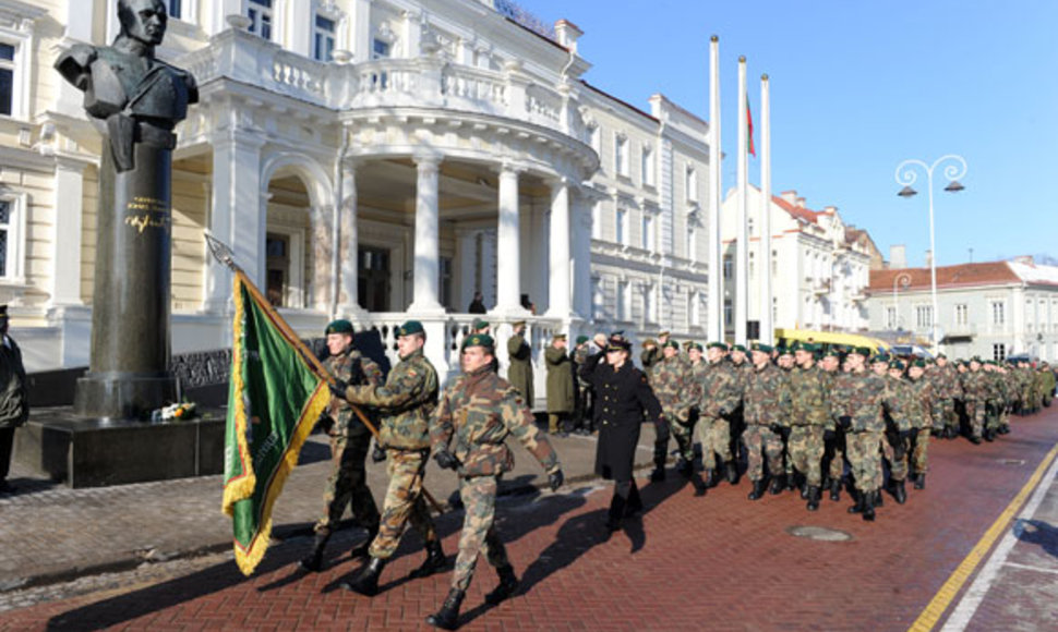 Ceremonija prie Krašto apsaugos ministerijos