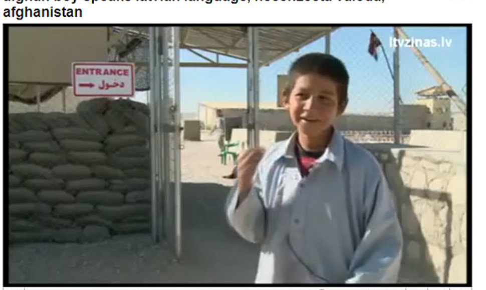 Latviškai kalbantis trylikametis afganas