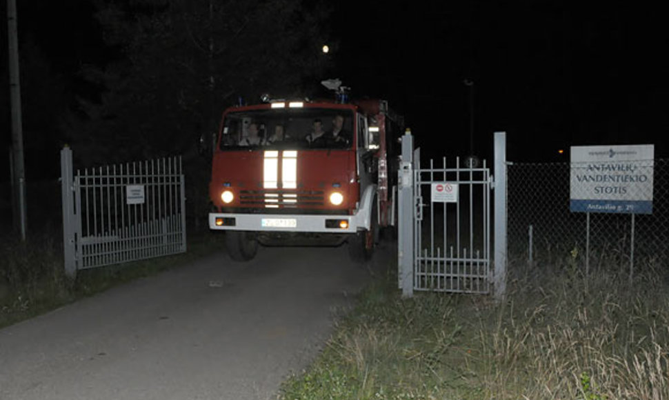 Naktį nedidelis gaisras buvo kilęs ir Antavilio vandentiekio stoties teritorijoje