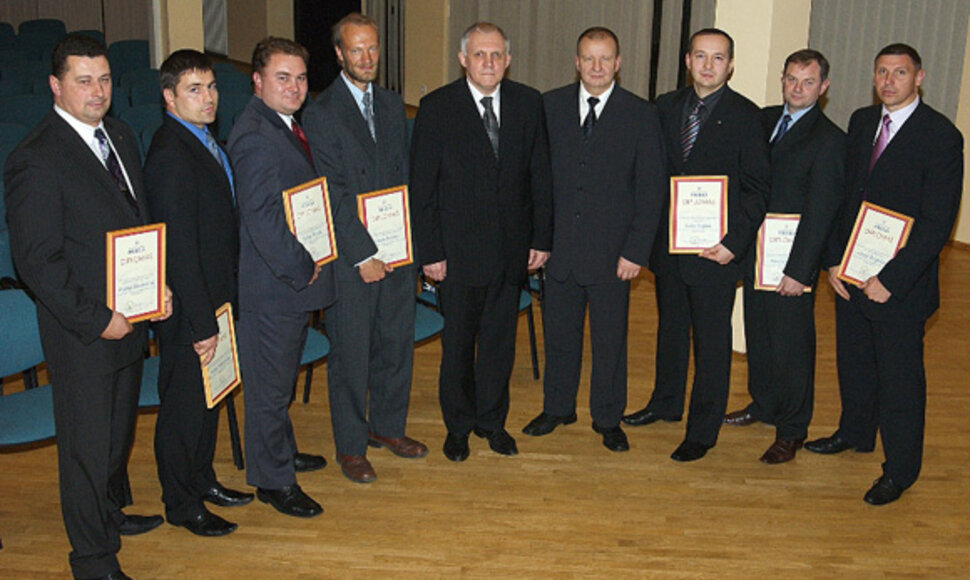 2008 m. apdovanoti pareigūnai