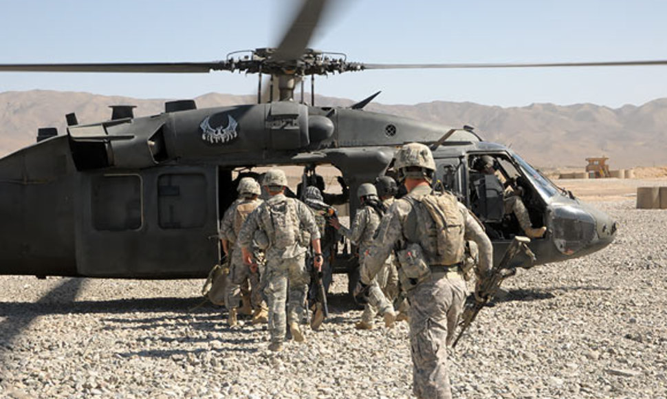 JAV kariai išskrenda į operaciją