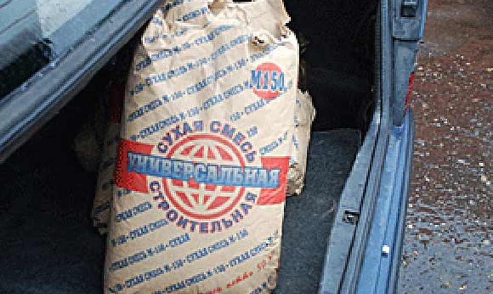 Baltarusių sulaikyti maišai su „cementu“