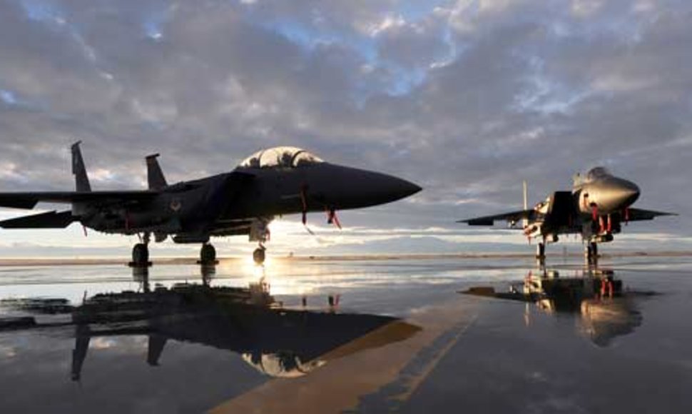 Naikintuvai F-15 „Strike Eagle“ 