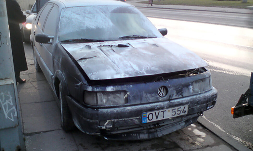 Apdegęs automobilis