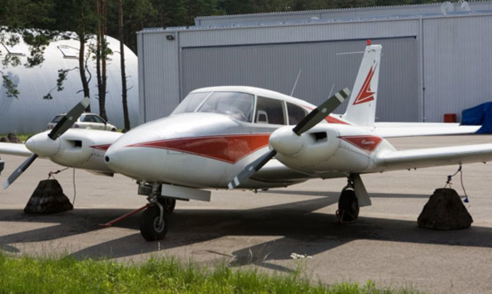 Lėktuvas „Piper PA-30 Twin Comanche“