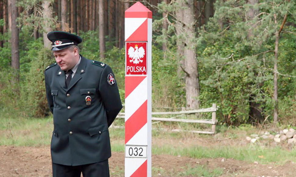 Lietuvos pareigūnas pasienyje su Lenkija