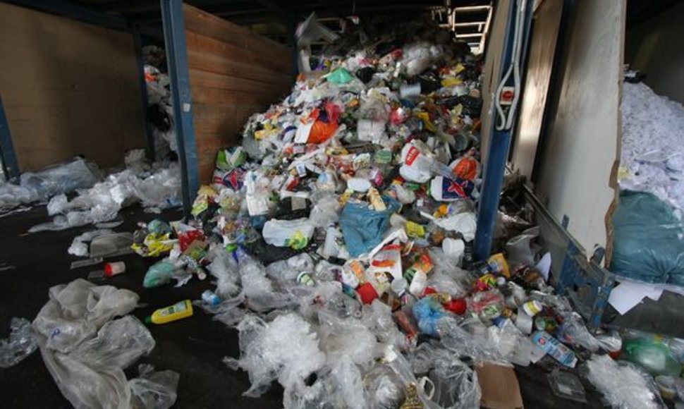 Lazdyniečiai nepripažįsta atliekų deginimo gamyklos „nekenksmingumo“ ir ketina tęsti kovą prieš atliekų deginimą. Miesto valdžia prabyla apie alternatyvius problemos sprendimo būdus.
