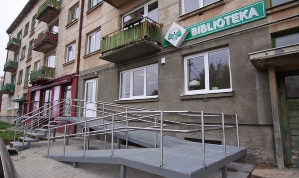 Po kapitalinio remonto „Saulėtekio“ bibliotekoje atsirado įėjimas iš gatvės pusės.