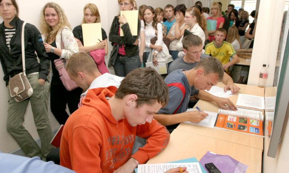 Nuotolinės studijos Lietuvoje nesulaukia didelio besimokančiųjų susidomėjimo ir tebėra gaubiamos neigiamo įvaizdžio. 