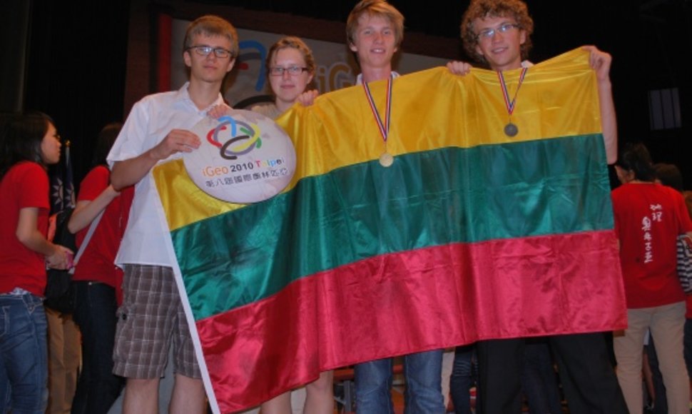 Mūsų šalies mokiniai parsivežė aukščiausius apdovanojimus ir iš pasaulinės geografijos olimpiados.