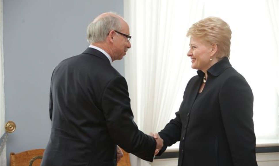 Prezidentė Dalia Grybauskaitė susitiko su Lietuvoje viešinčiu Europos Komisijos nariu, atsakingu už ES biudžetą ir finansinį planavimą Januszu Lewandowskiu.
