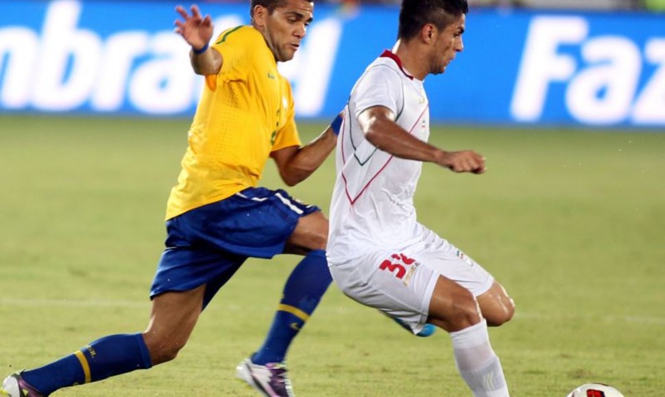 Brazilijos rinktinė kontrolinėse rungtynėse sutriuškino Irano futbolininkus.