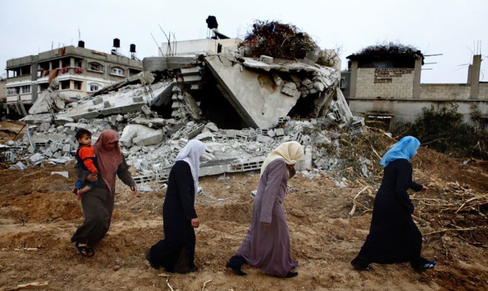 Gazos ruože šimtai tūkstančių palestiničių liko be namų.