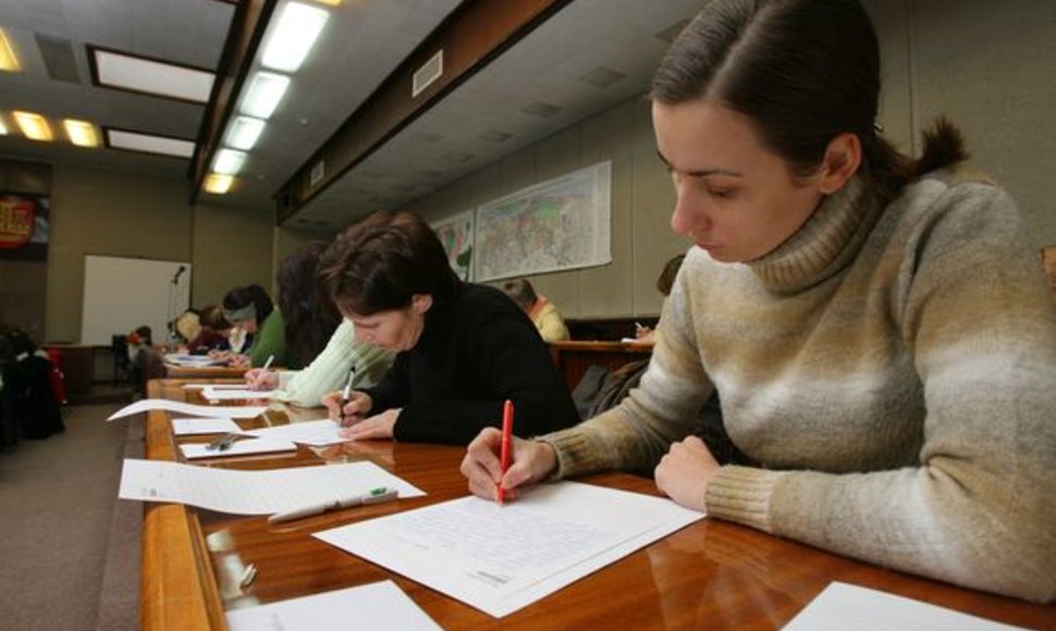 Pernai diktantą rašė daugiau nei šimtas klaipėdiečių.