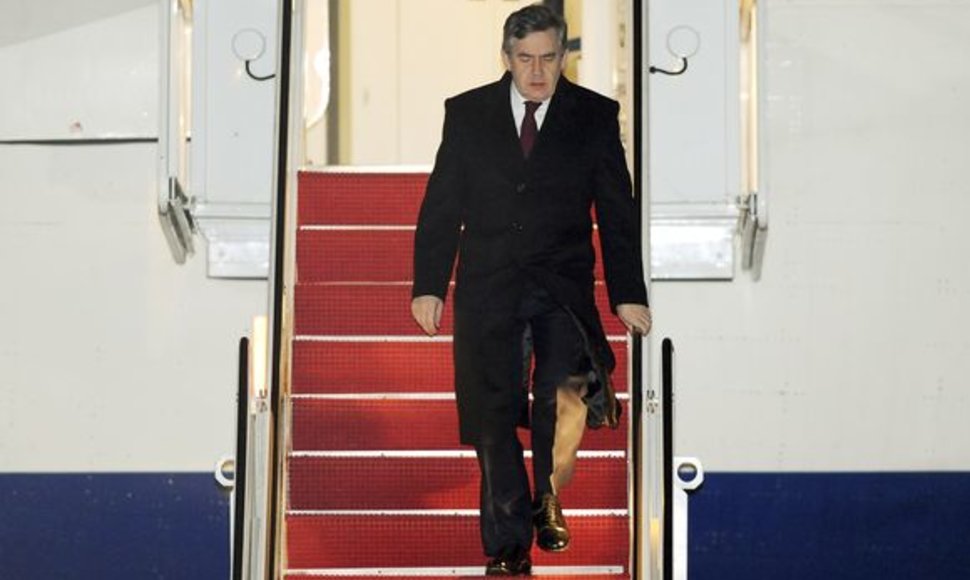 Gordonas Brownas atvyko į JAV.