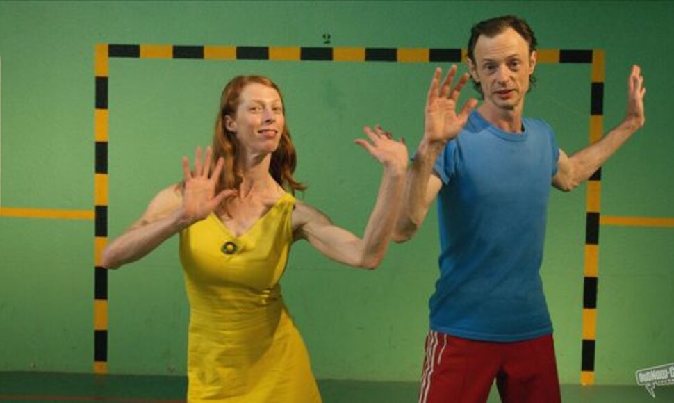 E.Puk&scaron;tai patinka ne kartą žiūrėti tą patį filmą ir lyginti žiūrovų skirtingose &scaron;alyse reakcijas. Pavyzdžiui, filmą &bdquo;Rumba&ldquo; lietuviai priėmė santūriau, nei prancūzai.