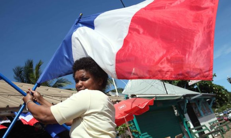 Majoto salos rinkėjai sekmadienį referendume balsavo už tai, kad jų sala taptų visaverte Prancūzijos dalimi.