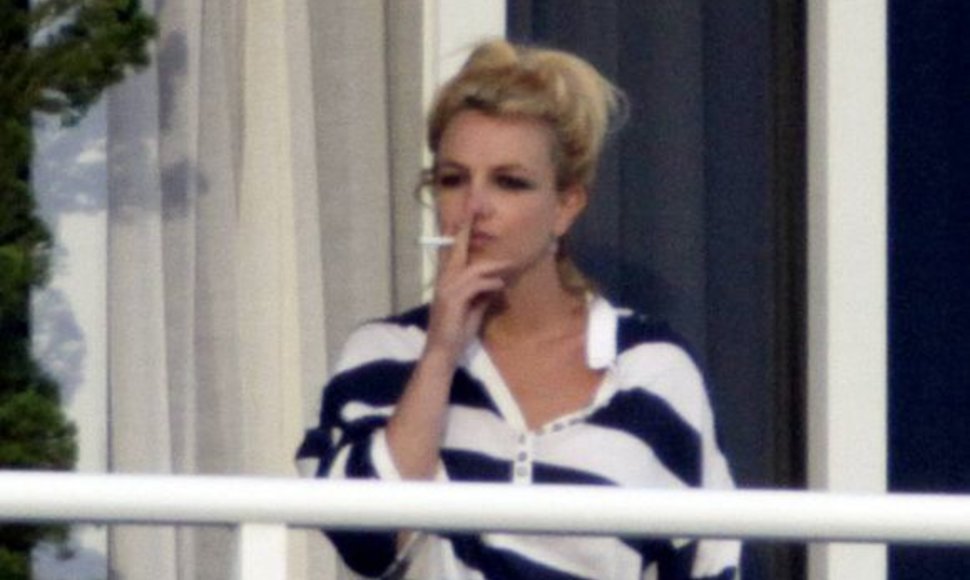 Britney Spears vieno Majamio viešbučio balkone