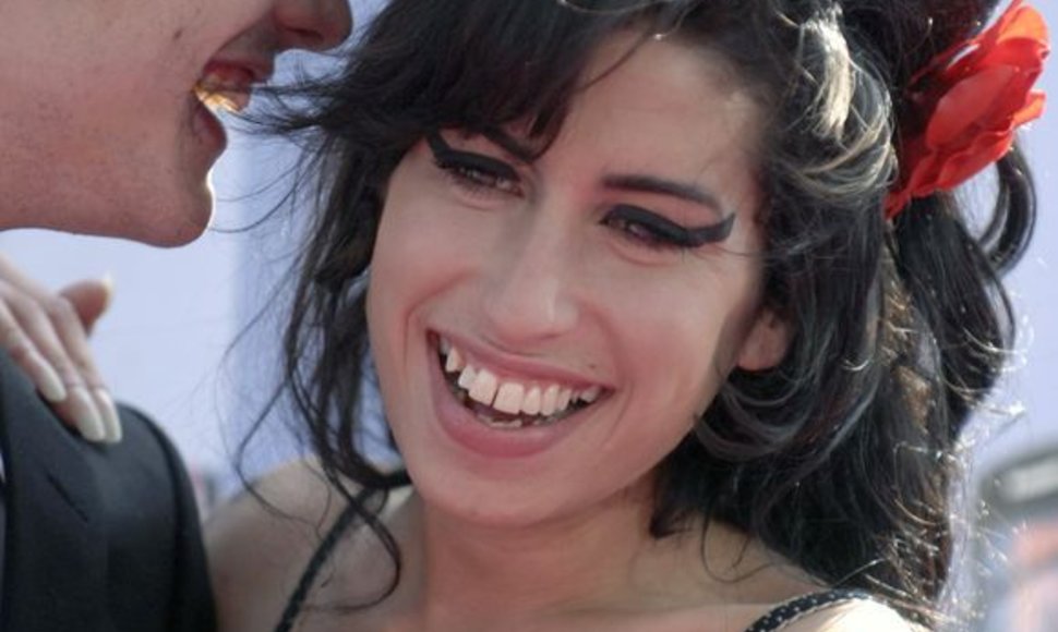 Amy Winehouse su vyru Blake'u Fielderiu