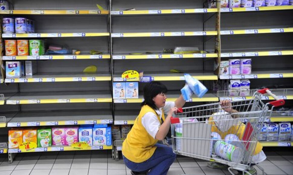 Nuodingi pieno milteliai &scaron;alinami i&scaron; parduotuvių lentynų.