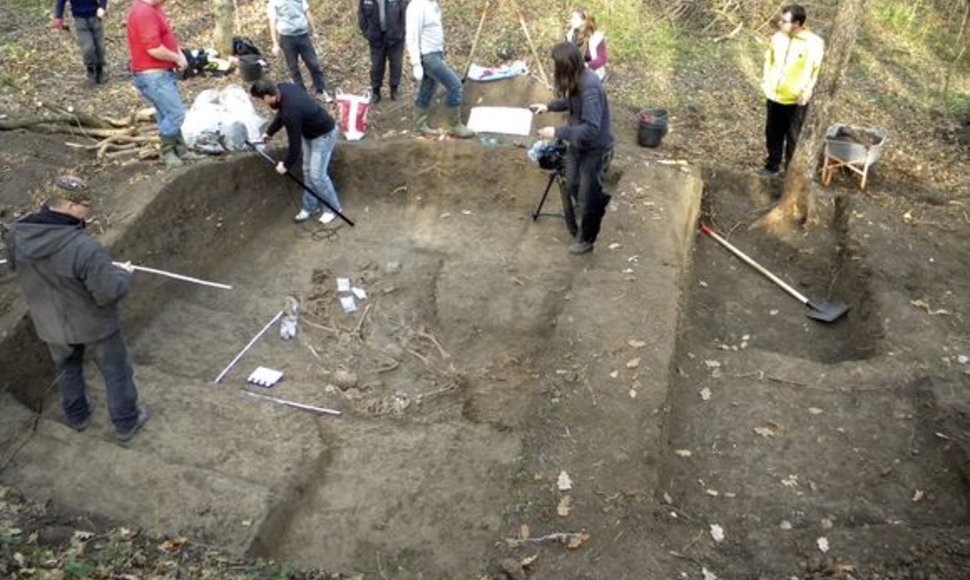 Mokslininkų teigimu, masinėje kapavietėje gali būti palaidota maždaug 100 Holokausto aukų.