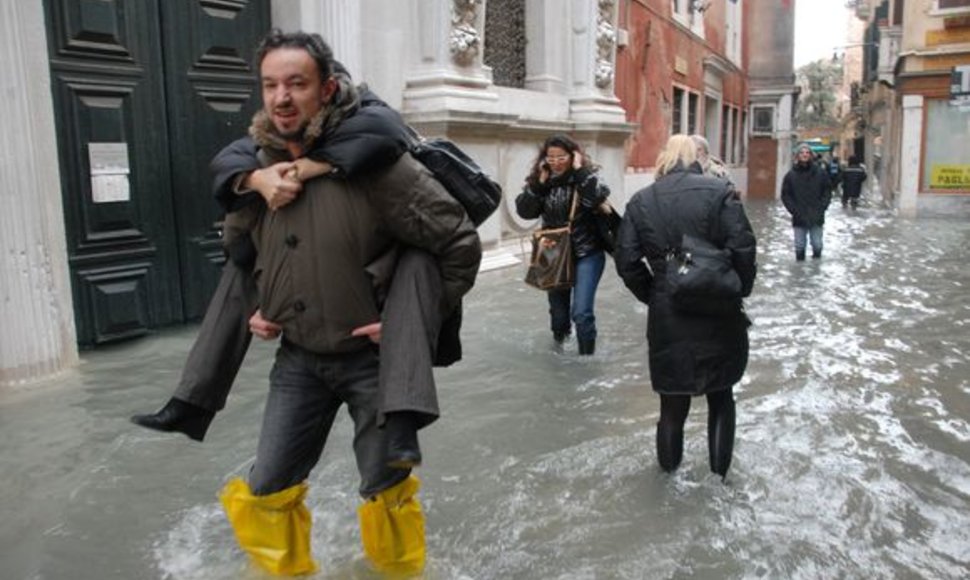 Tokio potvynio Venecija nematė jau 20 metų.