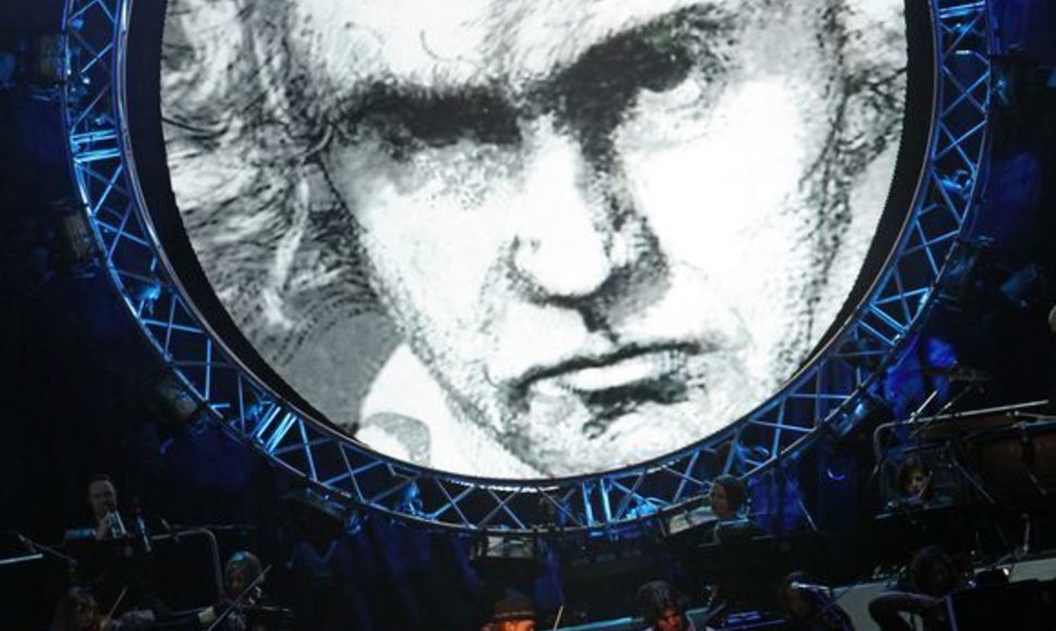 Ludwigo van Beethoveno portretas papuošė smuikininko Davido Garrett koncertą.