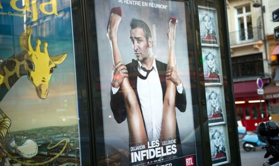 Jeanas Dujardinas reklamuoja filmą „Les Infideles“