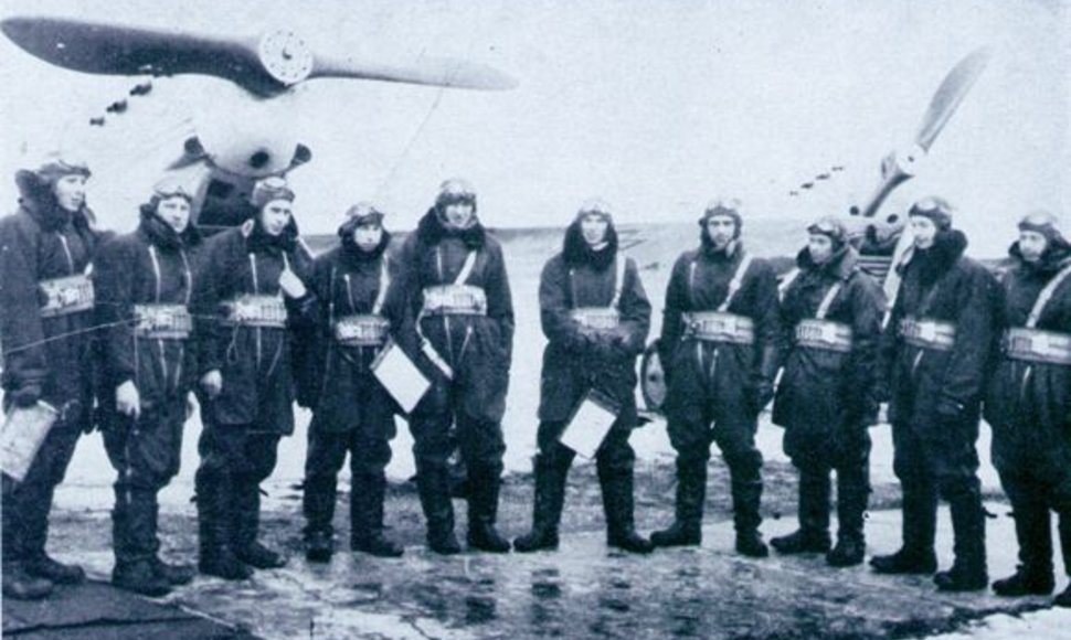 Kadras iš Lietuvos karo aviacijos istorijos