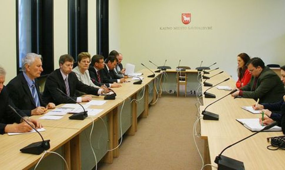Kaune išrinkti Seimo nariai (kairėje) pripažino, jog, svarstant šių metų valstybės biudžetą, iškovoti paramą svarbiausiems Kauno projektams buvo itin sunku. 