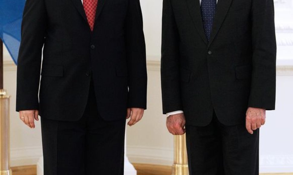 Kazachstano ambasadorius Lietuvoje Galymžanas Koišybajevas ir Lietuvos prezidentas Valdas Akamkus