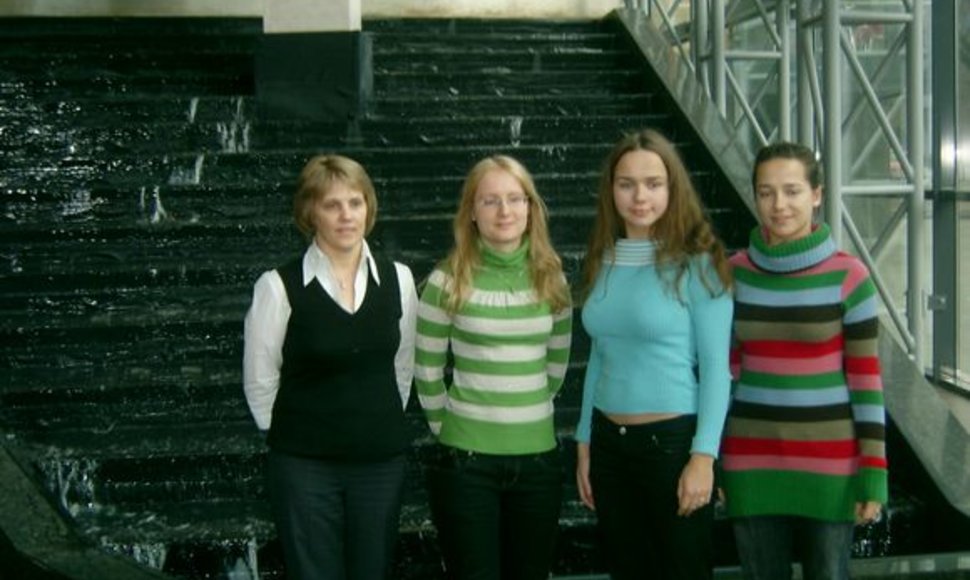 Lietuvos rinktinės (narės iš kairės): Vineta Kveinys, Jelizaveta Potapova, Jurgita Dambrauskaitė, Vilma Dambrauskaitė.