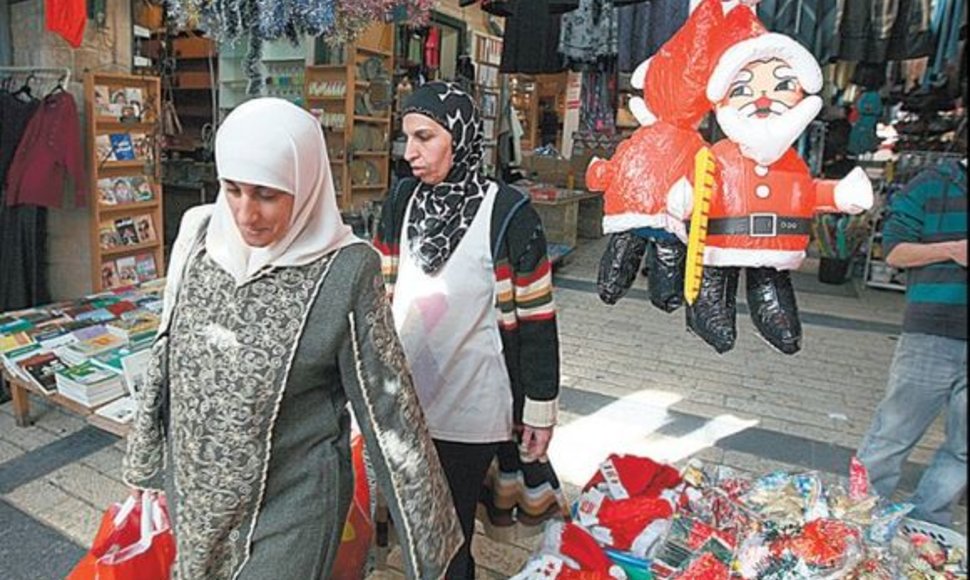 Musulmonai irgi neatsispiria Kalėdų simbolikai.