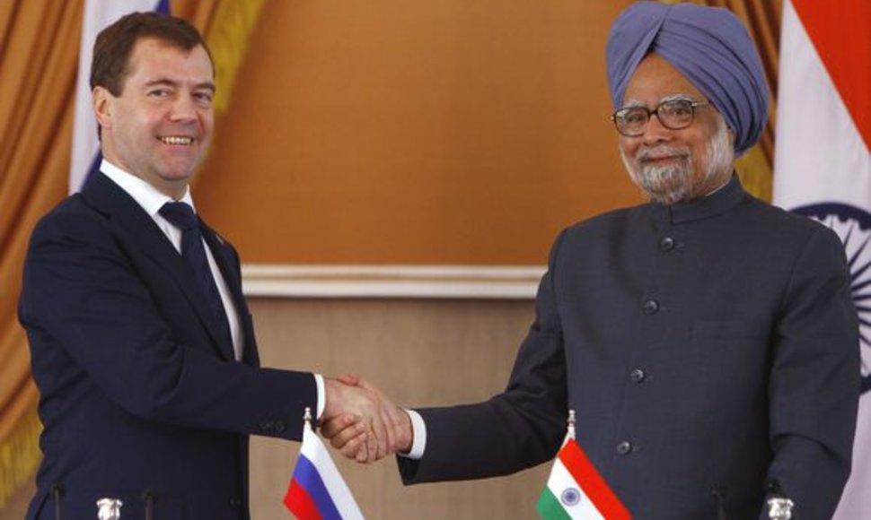 Rusijos prezidentas Dmitrijus Medvedevas ir Indijos premjeras Manmohanas Singhas