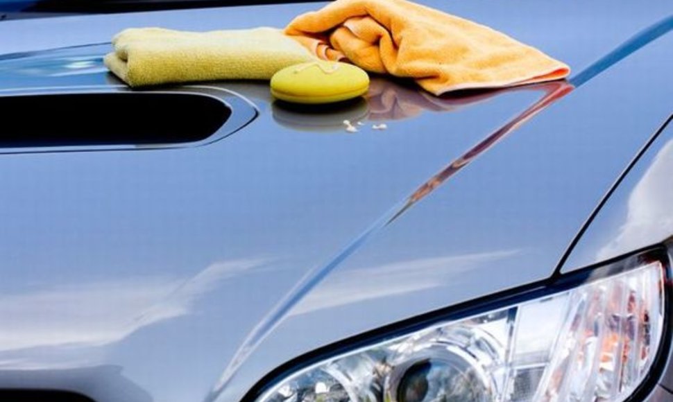 Automobilio vidaus ir išorės valymo paslauga 